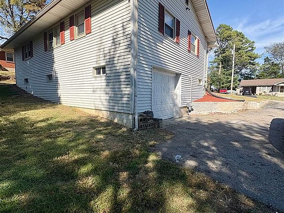 3rd image of 115 Groce St