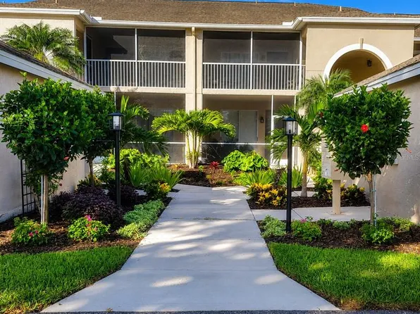 9560 High Gate Dr, Sarasota, FL