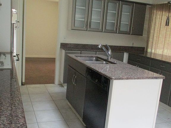 3rd image of 2929 NW 21st Ave