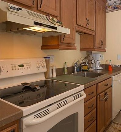 3rd image of 3295 Fox Chase Cir N APT 103