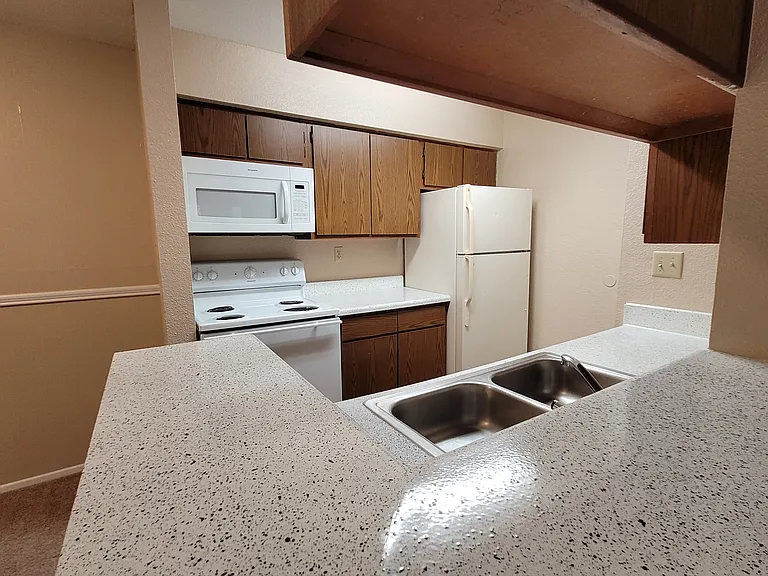 Sleepy Hollow Apartments — Photo 29