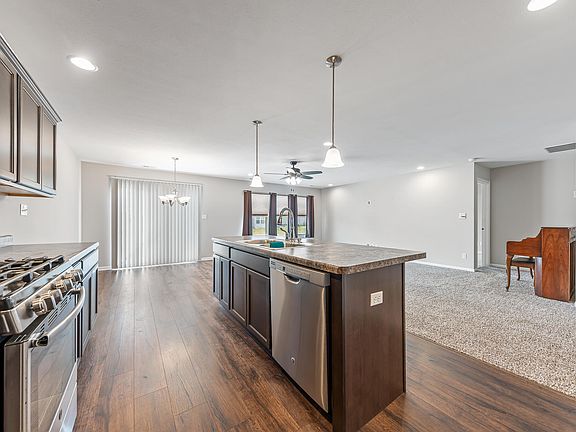 4th image of 10439 Richmond Ave