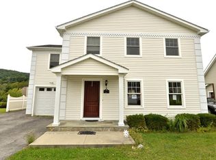 59 Rhone Ridge Dr, Pawling, NY 12564