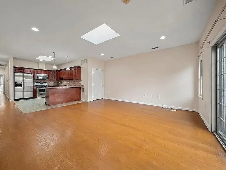 41 Wright Ave #2 — Photo 4
