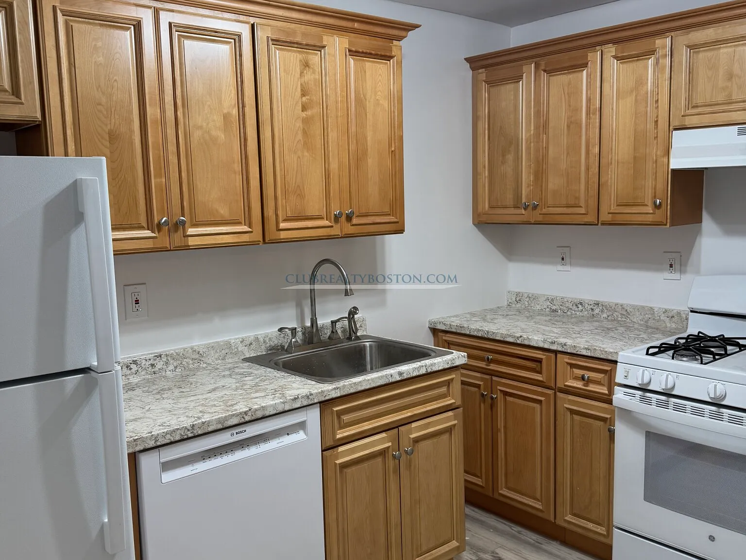1 bed, 1.0 bath, 750 sqft, $2,100 — Photo 1
