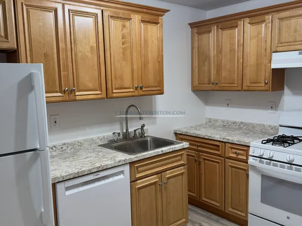 530 Washington St APT 2, Brighton, MA 02135