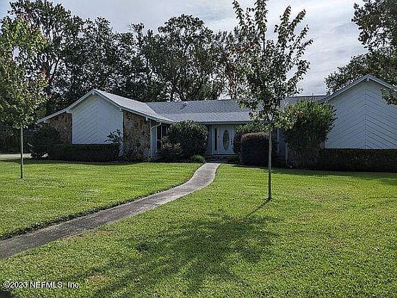 2nd image of 2201 SHARONE Court