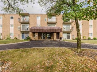 1315 S Lake Wilmer Dr APT 208, Sandusky, OH 44870