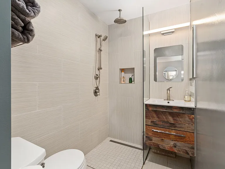 735 Verona Ct — Photo 14