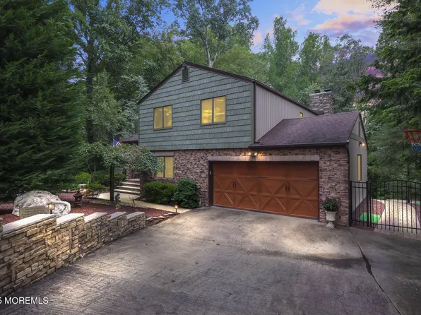 72 Fox Chase Court, Freehold, NJ 07728