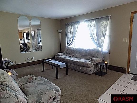 5th image of 607 W Grove St