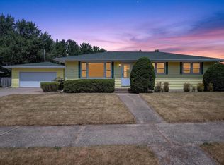 920 Sunset Dr, Milton, WI 53563