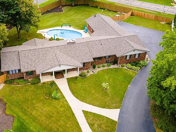2nd image of 8412 Fantasia Way