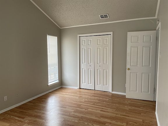 2nd image of 2206 Capitan Dr #D