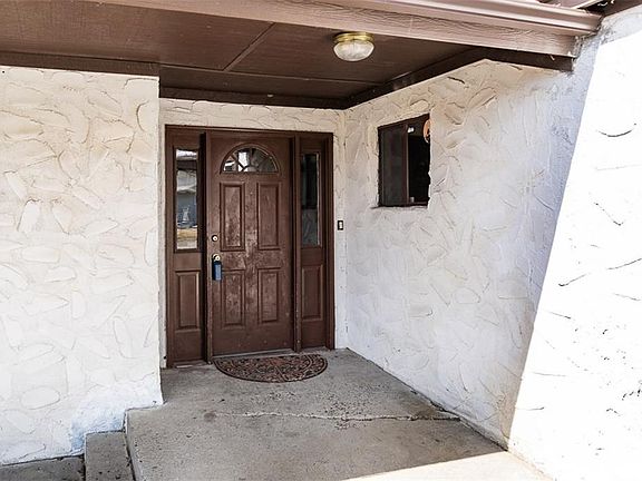 3rd image of 710 Brookwood Dr