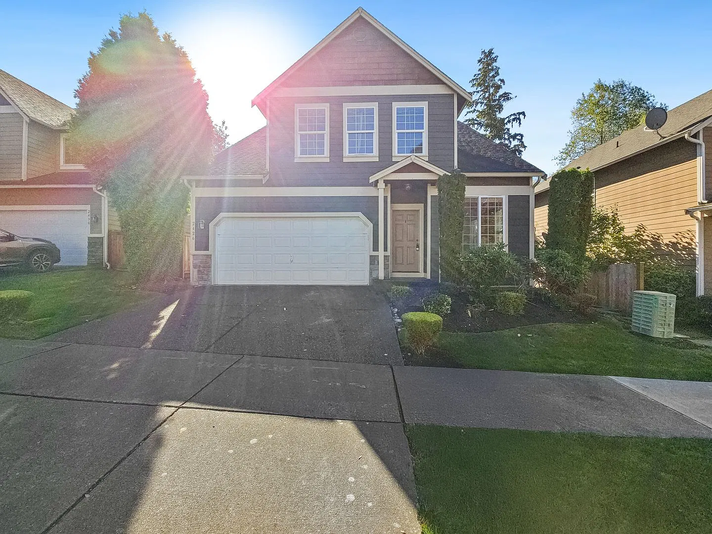 Bright 4 Bedroom Home in a FamilyFriendly Neighborhood — Photo 1