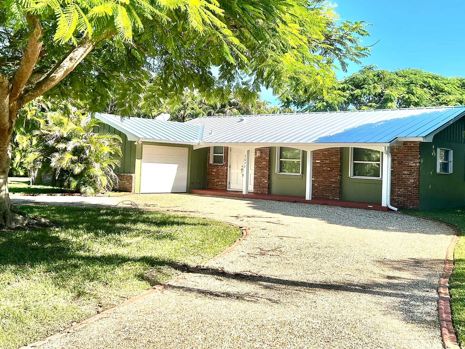 3 bed, 2.0 bath, 1540 sqft, $2,850 — Photo 2