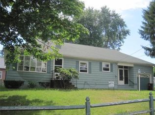 270 Cumberland Rd, Lowell, MA 01850