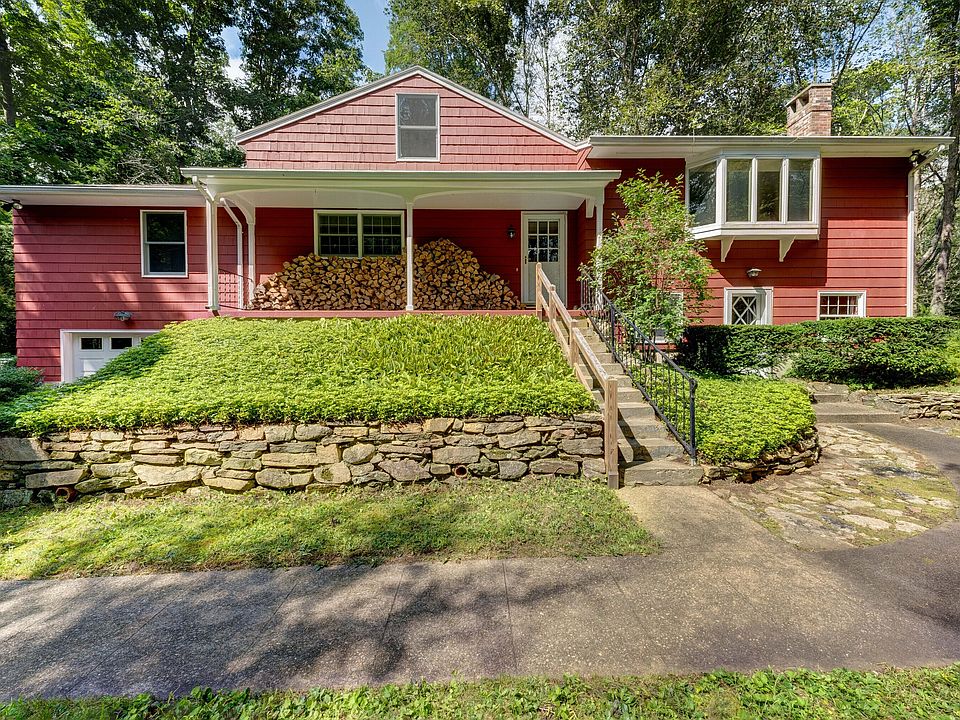 1st image of 17 Woodland Drive