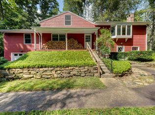 17 Woodland Dr, Salem, CT 06420