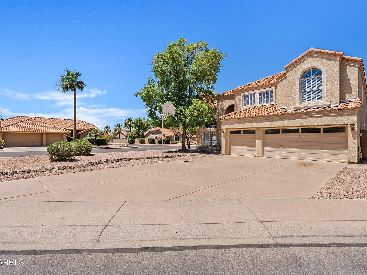 5 bed, 2.5 bath, 2883 sqft, $3,795 — Photo 4