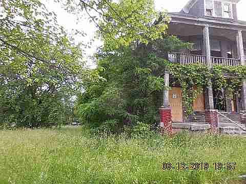 5715 Baldwin