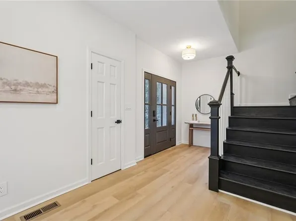 110 Vistacrest Way, Roswell, GA 30075