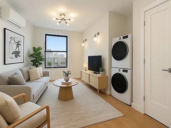 3rd image of 524 W 134th St #2CC