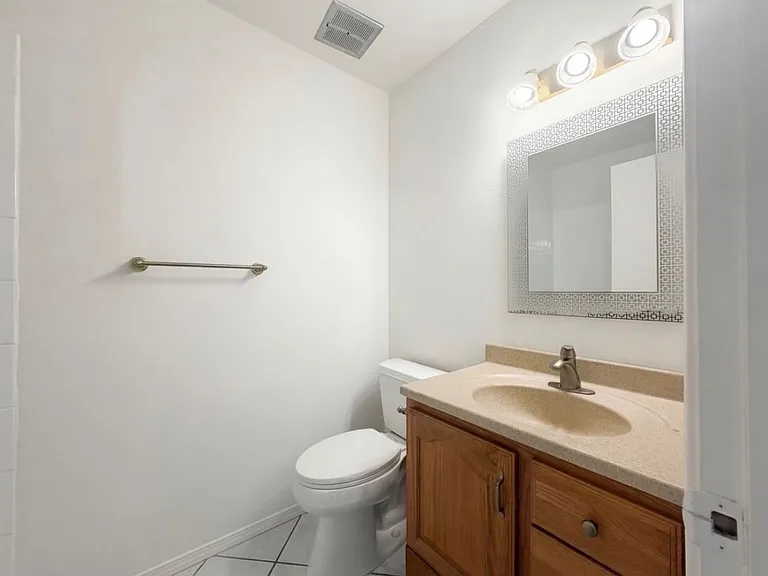 7224 Regard Way — Photo 3