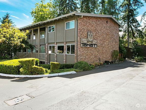 3rd image of 4050 W Lake Sammamish Parkway NE #301