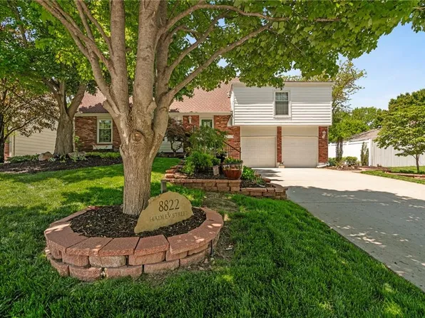 8822 Hadley St, Overland Park, KS 66212