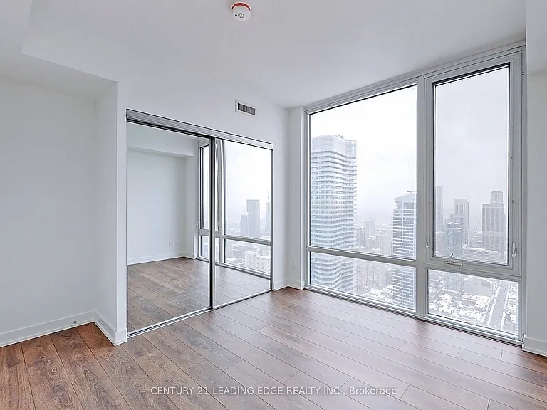 501 Yonge St #5102 — Photo 12