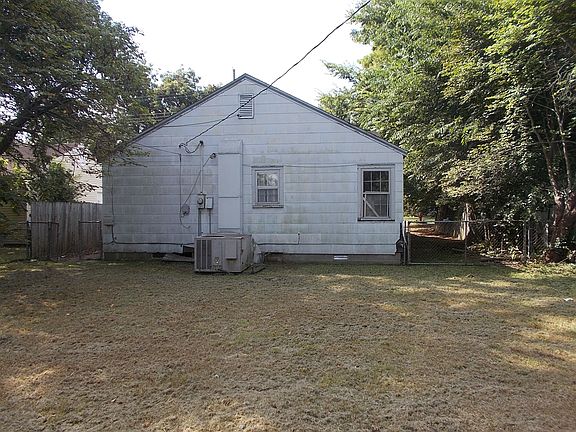 3rd image of 100 Moultrie