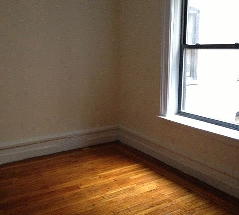 2nd image of 630 W 207th St
