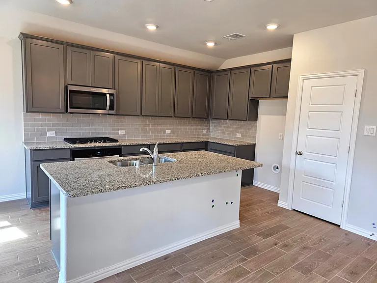 3853 Pearlwood Rd — Photo 5