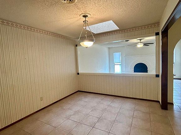 4th image of 1523 E Sanger St