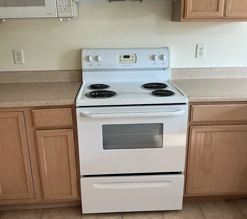128 Andrew Pl