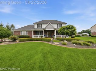 8927 Lantree Dr, Howell, MI 48855