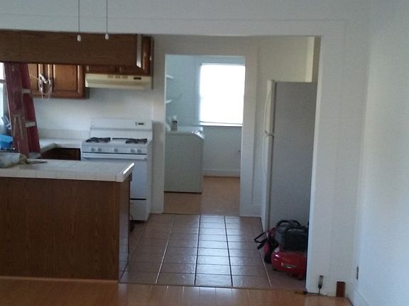 4th image of 922 1/2 Lucile Ave