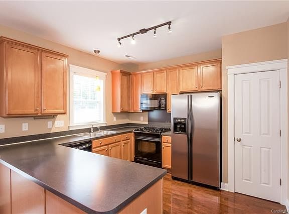 2nd image of 8027 Baylis Dr