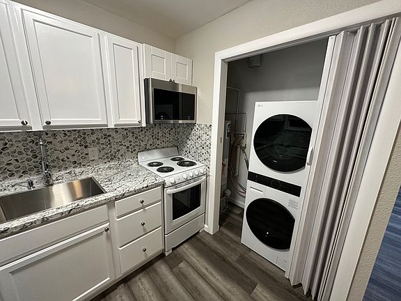 3rd image of 218-218 S Skilern St #1