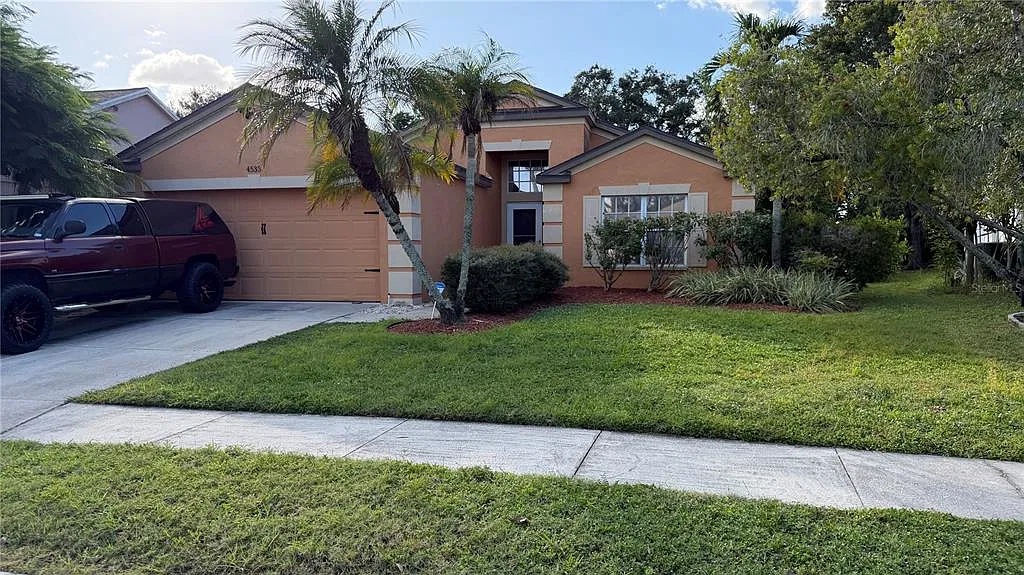 4 bed, 2.0 bath, 1916 sqft, $2,900 — Photo 1