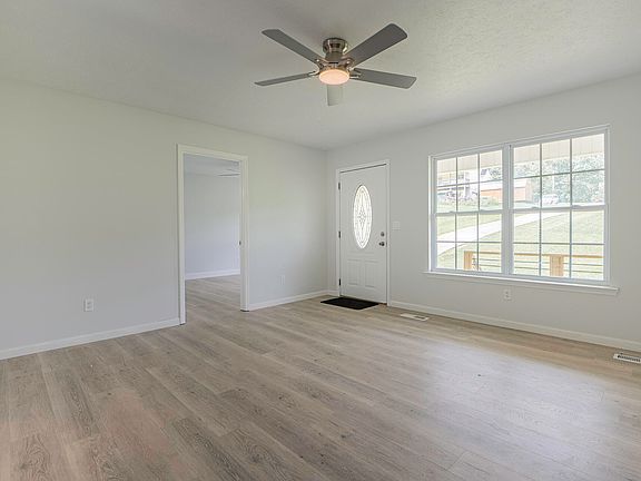 3rd image of 207 Millsap Rd