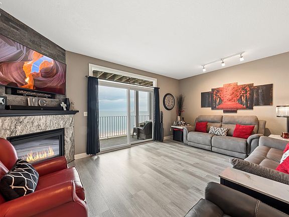 5th image of 1213 W Lakeshore Dr