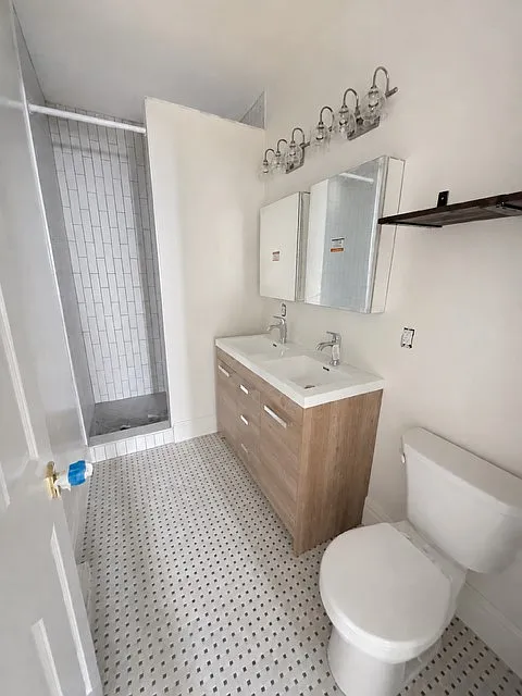 4 bed, 1120 sqft, $3,950 — Photo 2