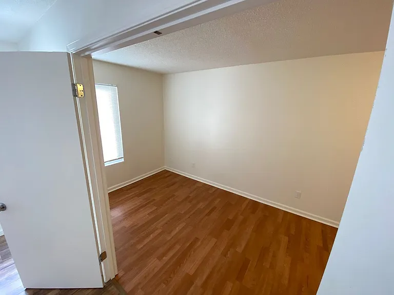 341 Lansing Cir #A — Photo 11
