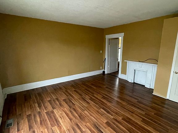 3rd image of 2414 Bank St