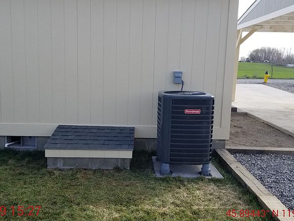 4th image of 1359 SE Idaho Ave
