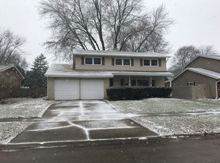 1000 N Hemlock Ln, Mount Prospect, IL 60056