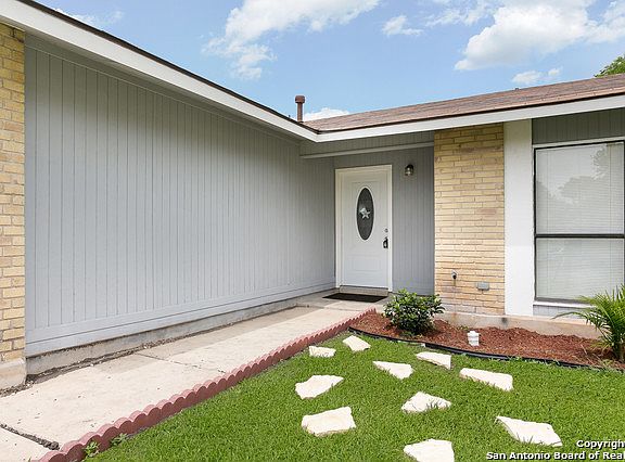 3rd image of 803 Robinair Dr